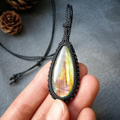Labradorite Macrame Necklace | Pendant size approx 5.3 cm