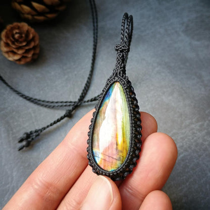 Labradorite Macrame Necklace | Pendant size approx 5.3 cm