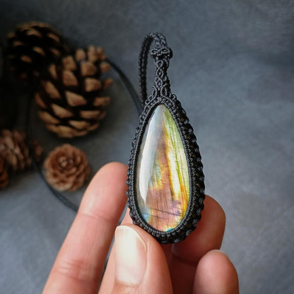 Labradorite Macrame Necklace | Pendant size approx 5.3 cm