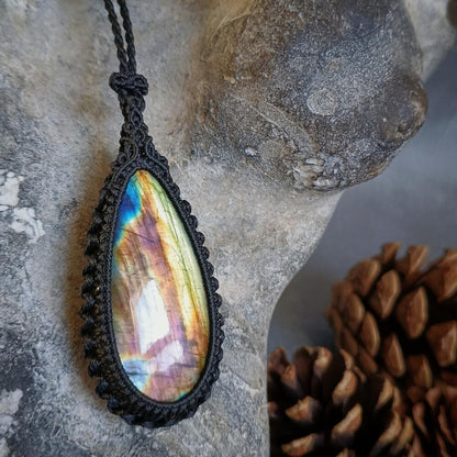 Labradorite Macrame Necklace | Pendant size approx 5.3 cm
