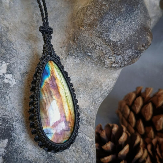 Labradorite Macrame Necklace | Pendant size approx 5.3 cm