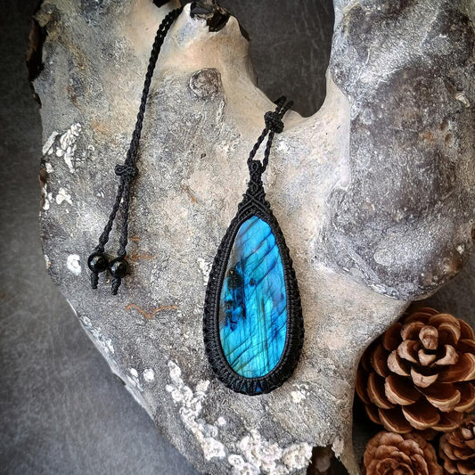 Labradorite Macrame Necklace | Pendant size approx 6.8 cm