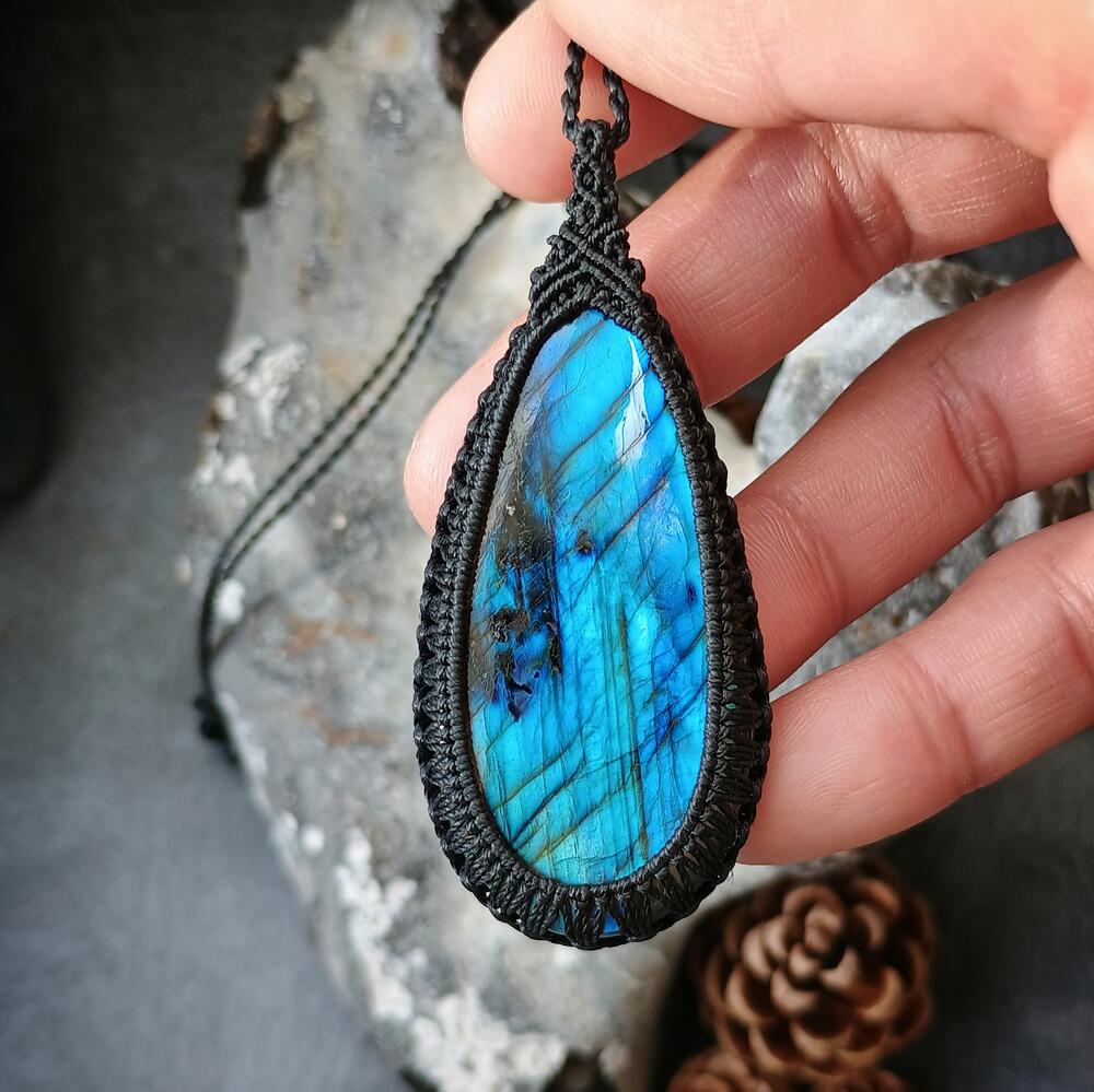 Labradorite Macrame Necklace | Pendant size approx 6.8 cm