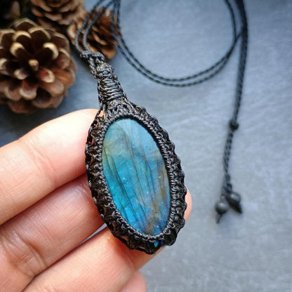 Labradorite Macrame Necklace | Pendant size approx 5.1 cm