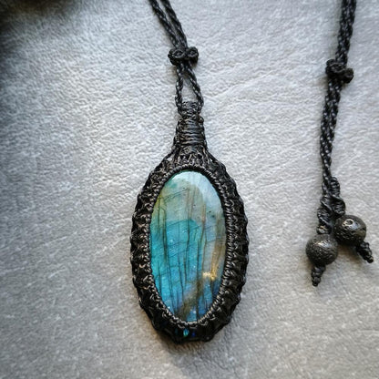 Labradorite Macrame Necklace | Pendant size approx 5.1 cm