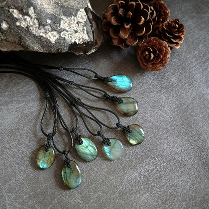 Mini Labradorite Macrame Necklace [LOT-DGA1]