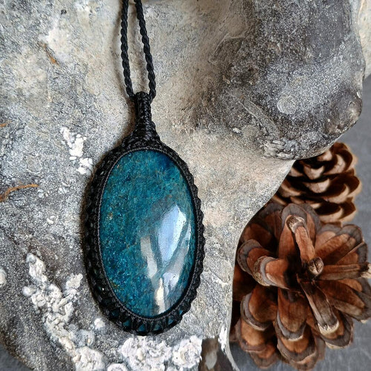Apatite Macrame Necklace | Pendant size approx 6.2 cm - SOLD