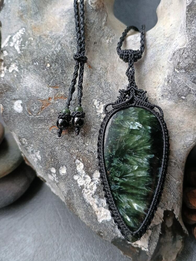 Seraphinite Macrame Necklace | Pendant size approx 8.3 cm