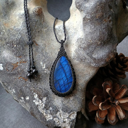 Labradorite Macrame Necklace | Pendant size approx 5.8 cm