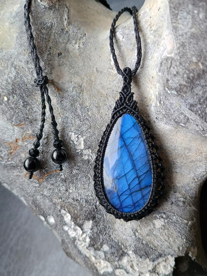 Labradorite Macrame Necklace | Pendant size approx 5.8 cm
