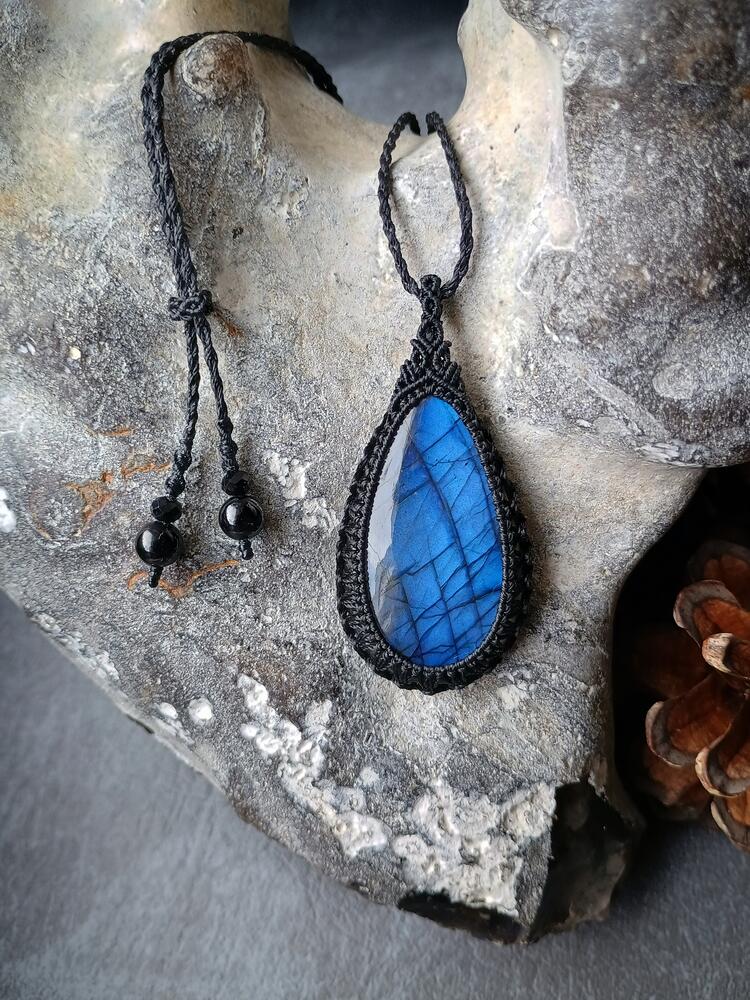 Labradorite Macrame Necklace | Pendant size approx 5.8 cm