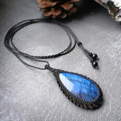 Labradorite Macrame Necklace | Pendant size approx 5.8 cm