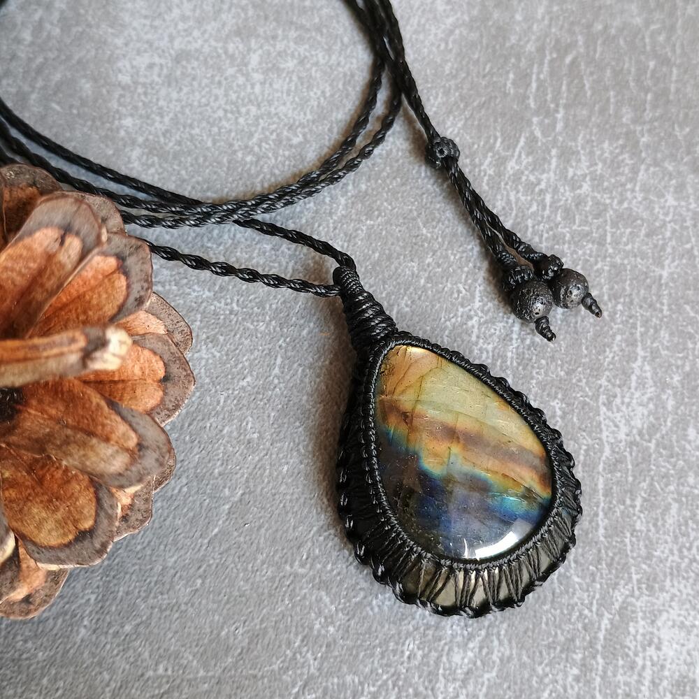 Labradorite Macrame Necklace  | Pendant size approx 6 cm