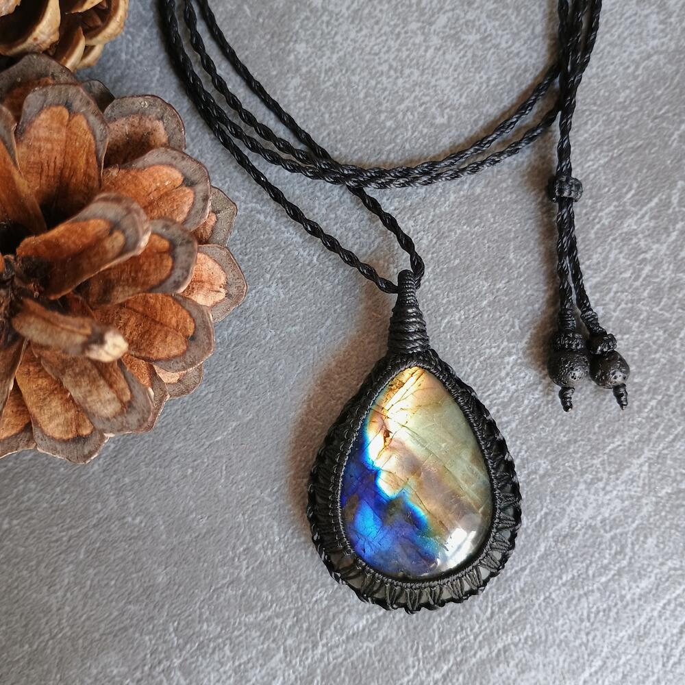 Labradorite Macrame Necklace  | Pendant size approx 6 cm