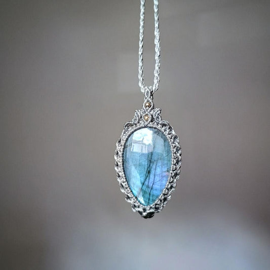 Spectrolite Labradorite Macrame Necklace | Pendant size approx 4.4 cm