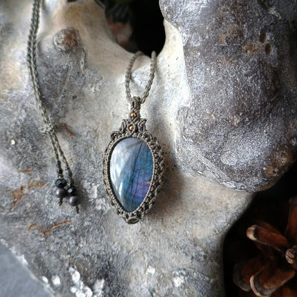 Spectrolite Labradorite Macrame Necklace | Pendant size approx 4.4 cm