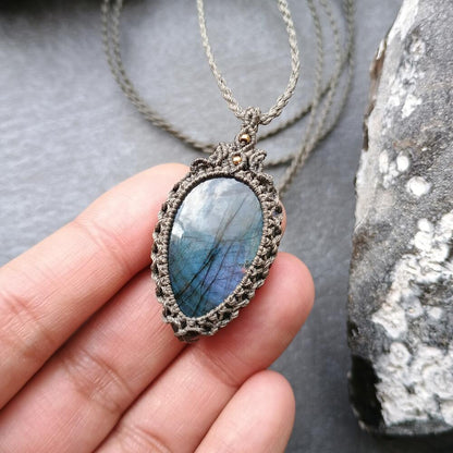Spectrolite Labradorite Macrame Necklace | Pendant size approx 4.4 cm