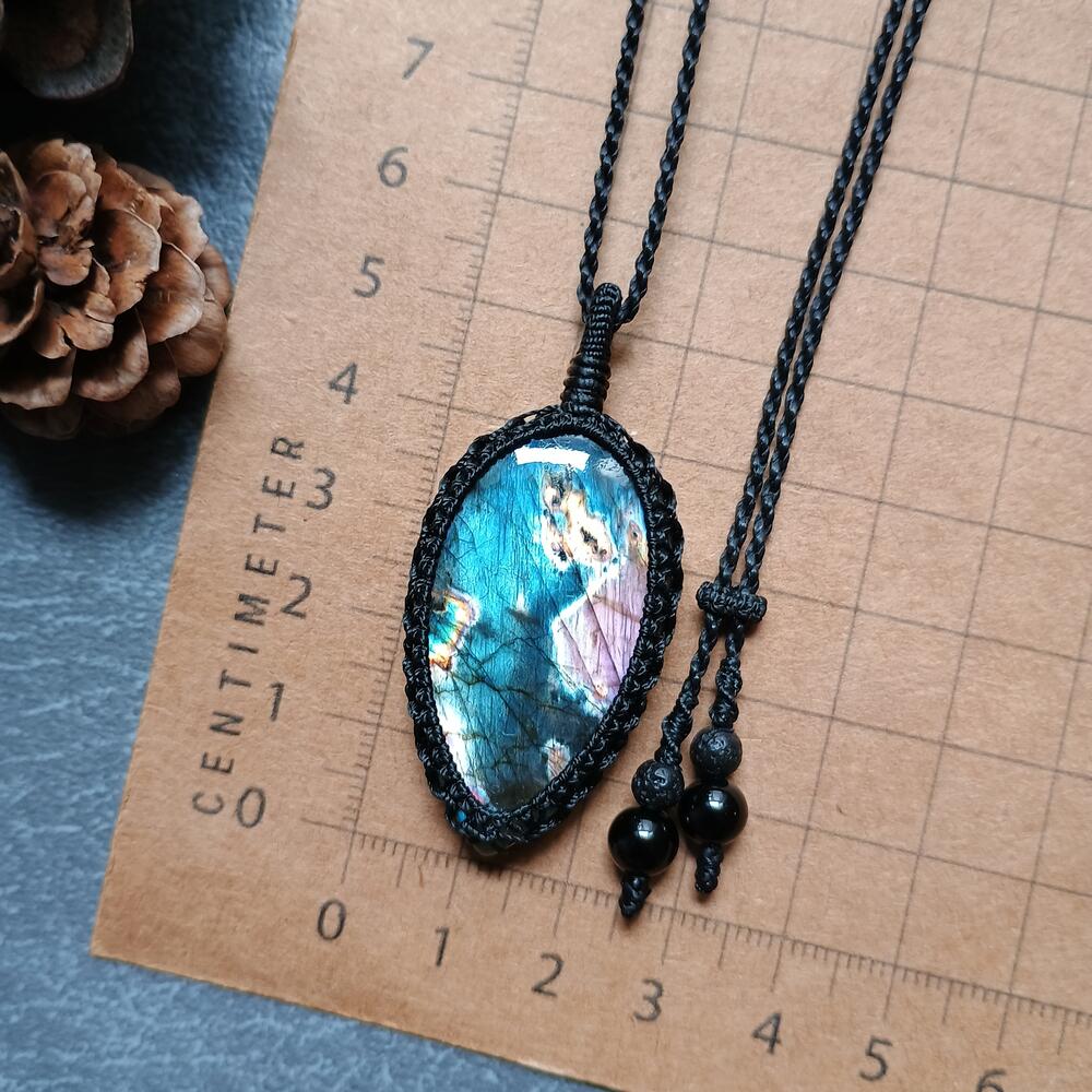 Spectrolite Labradorite Macrame Necklace | Pendant size approx 5.2 cm