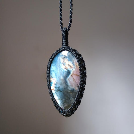 Spectrolite Labradorite Macrame Necklace | Pendant size approx 5.2 cm