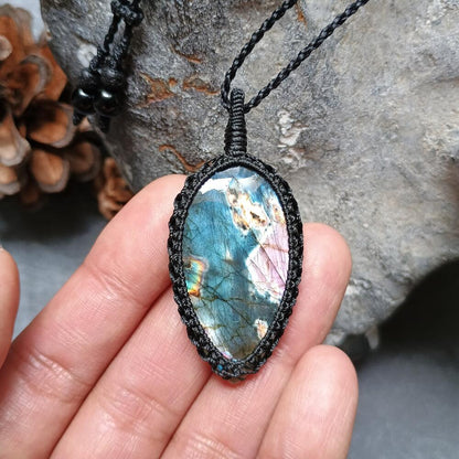 Spectrolite Labradorite Macrame Necklace | Pendant size approx 5.2 cm