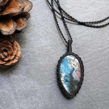 Spectrolite Labradorite Macrame Necklace | Pendant size approx 5.2 cm