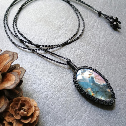 Spectrolite Labradorite Macrame Necklace | Pendant size approx 5.2 cm