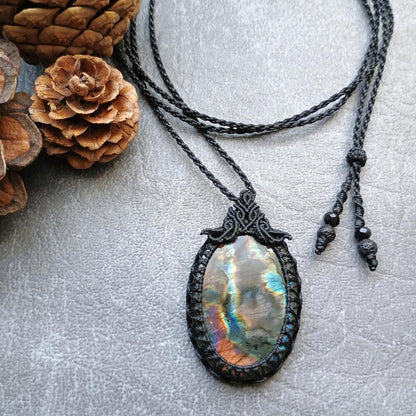 Spectrolite Labradorite Macrame Necklace | Pendant size approx 4.4 cm