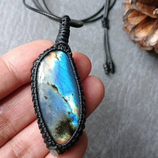 Labradorite - Leaf shape Macrame Necklace  | Pendant size approx 5.9 cm
