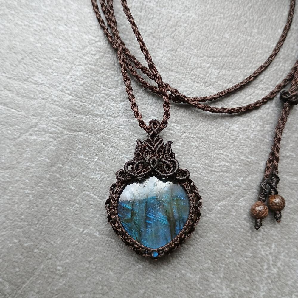 Labradorite Macrame Necklace | Pendant size approx 3.6 cm -  SOLD