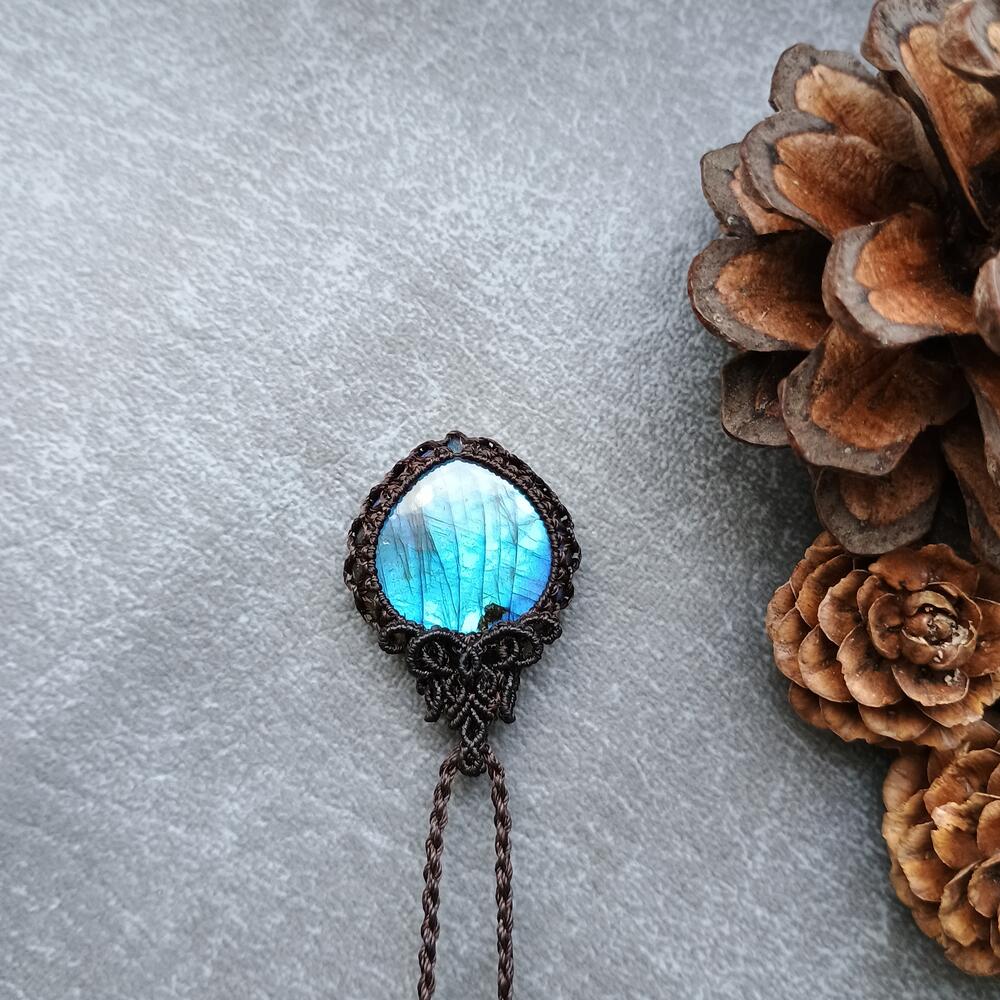 Labradorite Macrame Necklace | Pendant size approx 3.6 cm -  SOLD