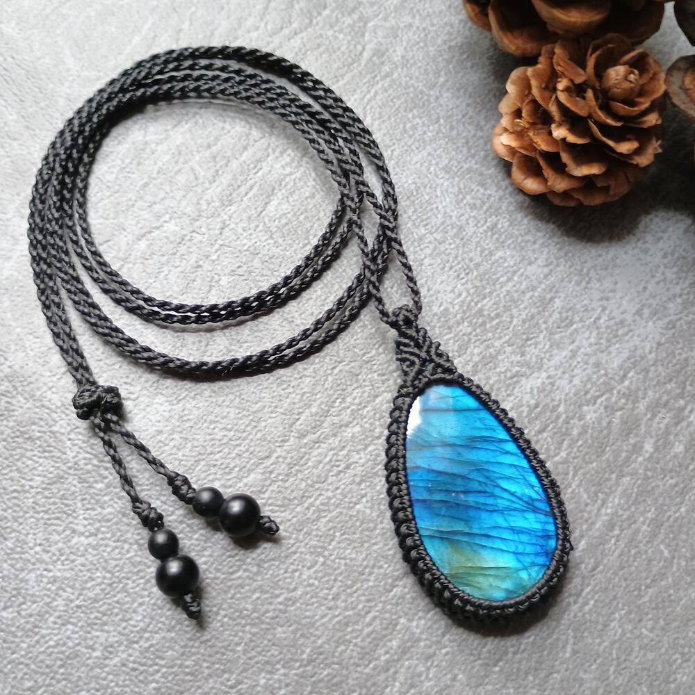 Labradorite Macrame Necklace | Pendant size approx 4.8 cm - SOLD