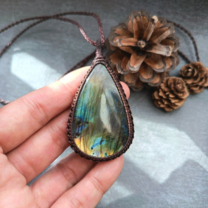 Labradorite Macrame Necklace | Pendant size approx 6.8 cm