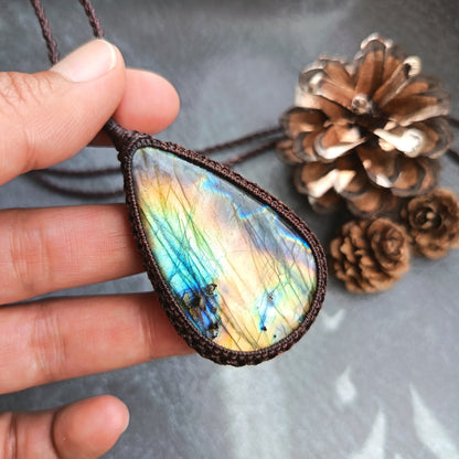 Labradorite Macrame Necklace | Pendant size approx 6.8 cm