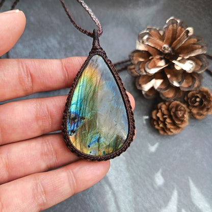 Labradorite Macrame Necklace | Pendant size approx 6.8 cm