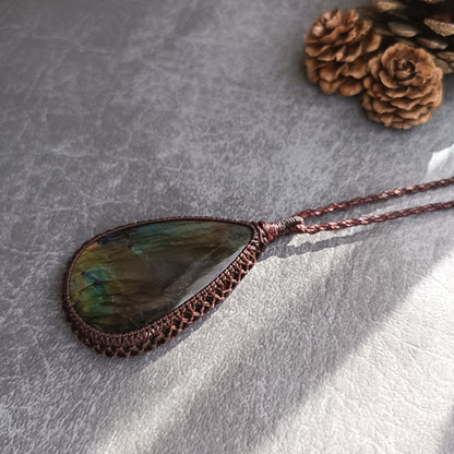 Labradorite Macrame Necklace | Pendant size approx 6.8 cm
