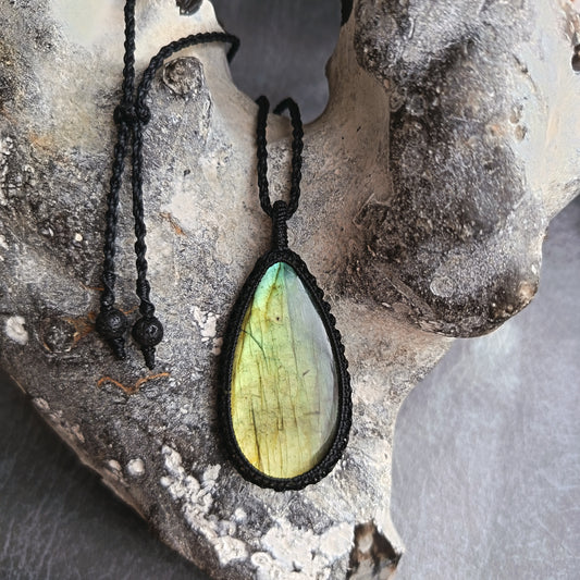 Labradorite Macrame Necklace | Pendant size approx 6.5 cm - Clearance