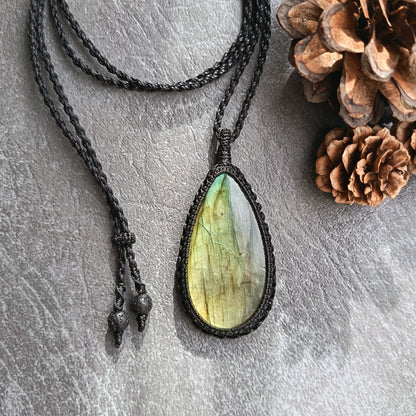 Labradorite Macrame Necklace | Pendant size approx 6.5 cm - Clearance