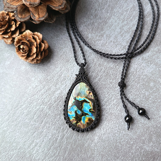 Spectrolite Labradorite Macrame Necklacen | Pendant size approx 5.5 cm