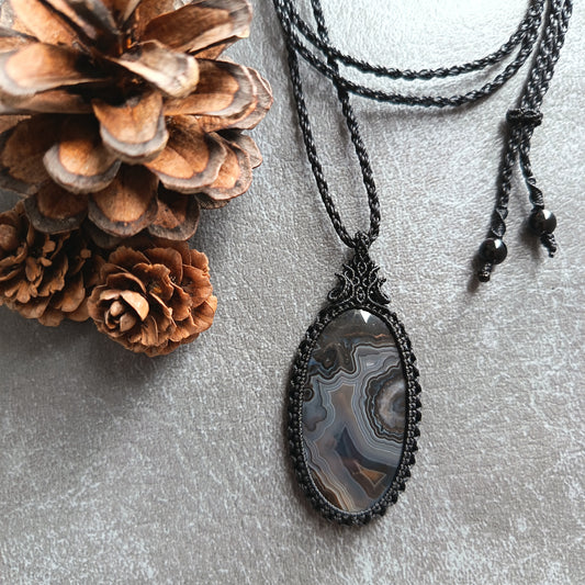 Turkish Agate Macrame Necklace | Pendant size 6.4 cm