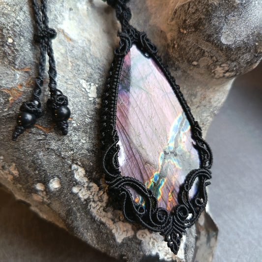 Spectrolite Labradorite Macrame Necklace | Freehand Design | Pendant size 9.4 cm