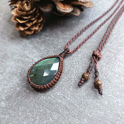 Labradorite Macrame Necklace | Pendant size approx 3.5 cm - SOLD