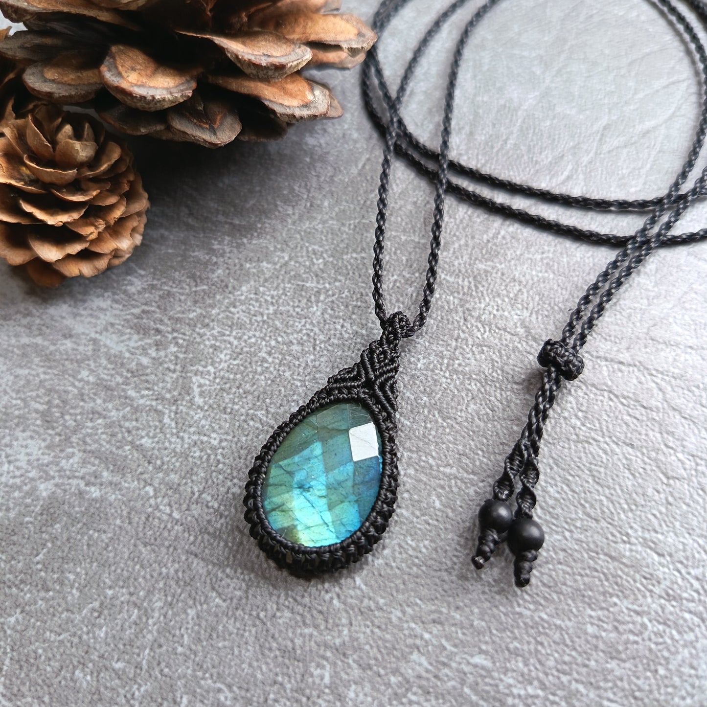 Labradorite Macrame Necklace | Pendant size approx 3.9 cm
