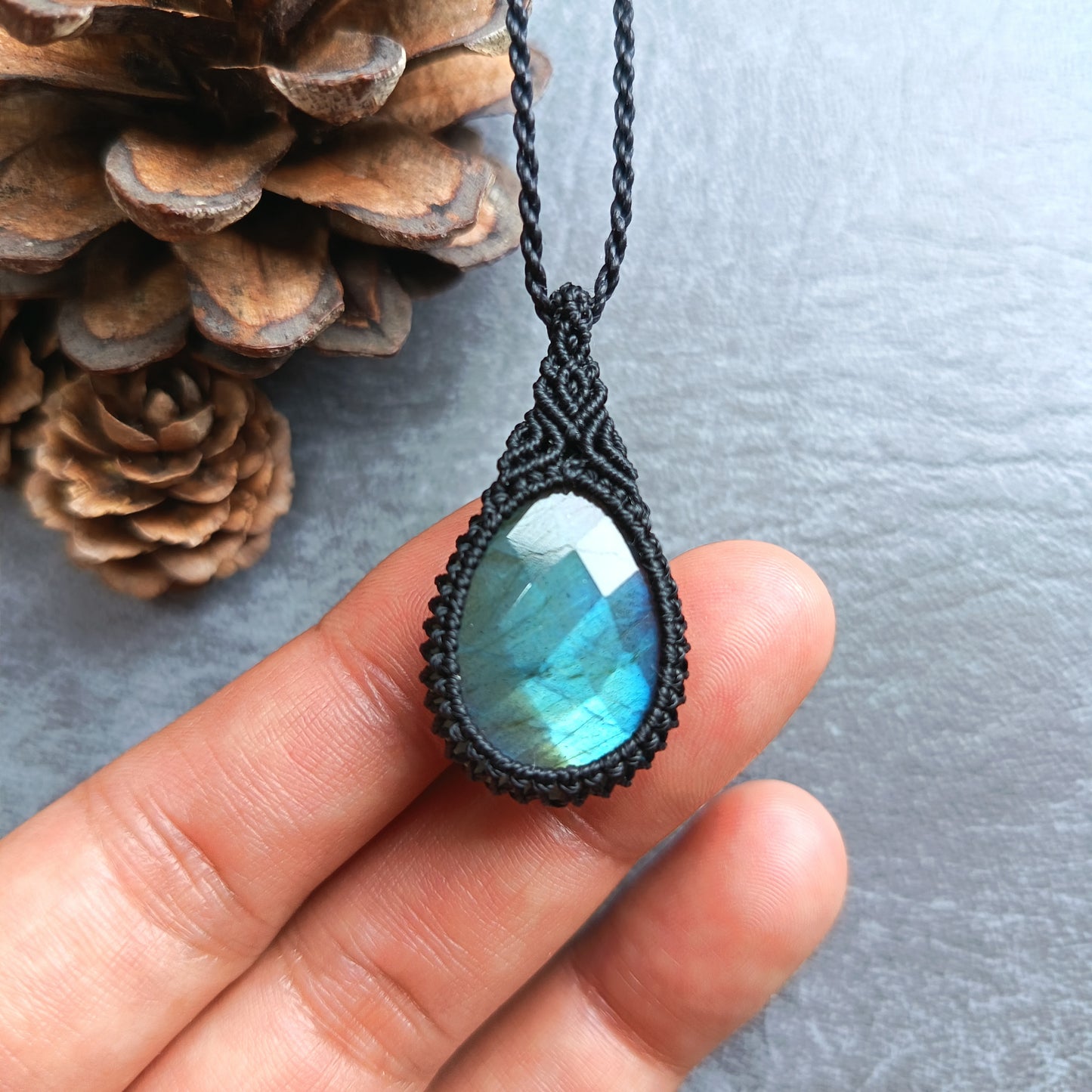 Labradorite Macrame Necklace | Pendant size approx 3.9 cm