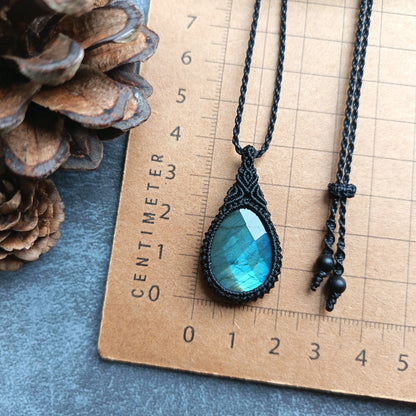 Labradorite Macrame Necklace | Pendant size approx 3.9 cm
