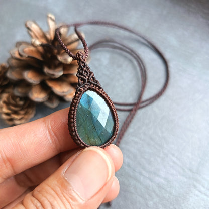 Labradorite Macrame Necklace | Pendant size approx 3.8 cm