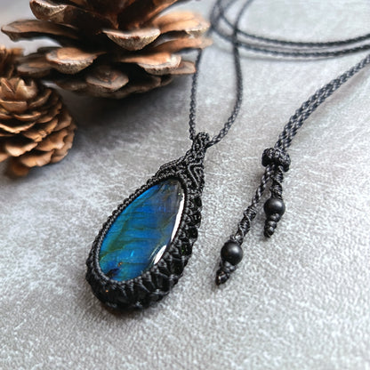 Labradorite Macrame Necklace | Pendant size approx 4.3 cm - SOLD