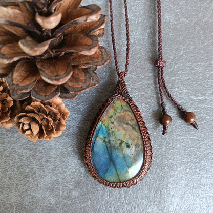 Labradorite Macrame Necklace | Pendant size approx 6.2 cm