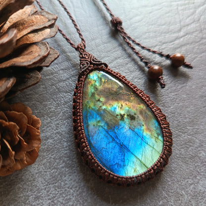 Labradorite Macrame Necklace | Pendant size approx 6.2 cm