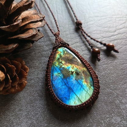 Labradorite Macrame Necklace | Pendant size approx 6.2 cm