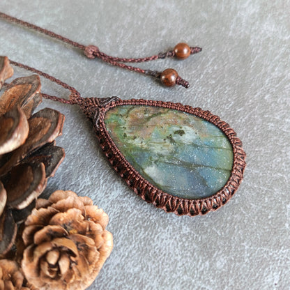 Labradorite Macrame Necklace | Pendant size approx 6.2 cm